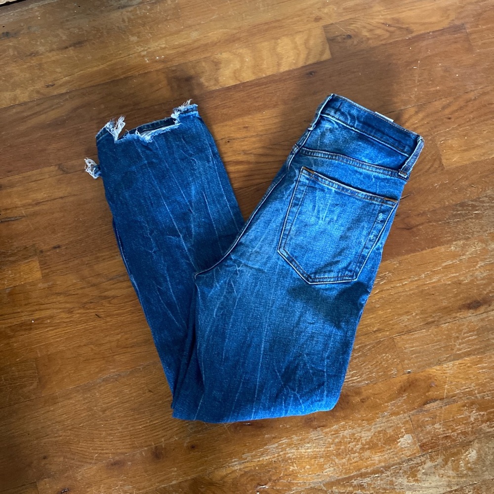 ABERCROMBIE HIGH WAISTED JEANS